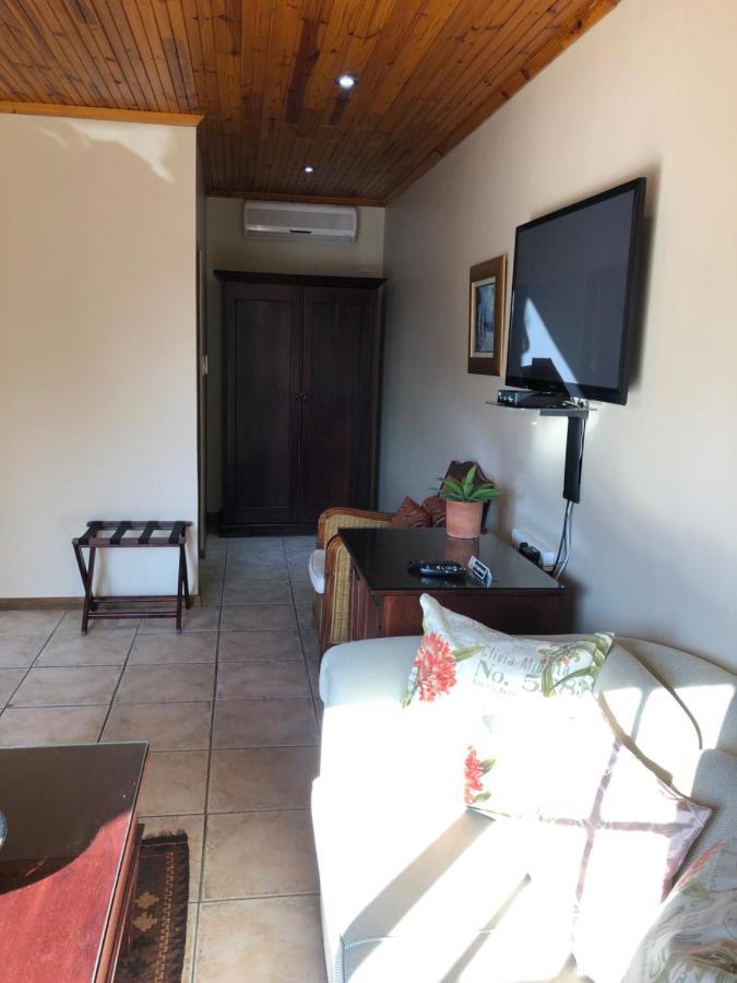 פארל Oak Tree Lodge מראה חיצוני תמונה